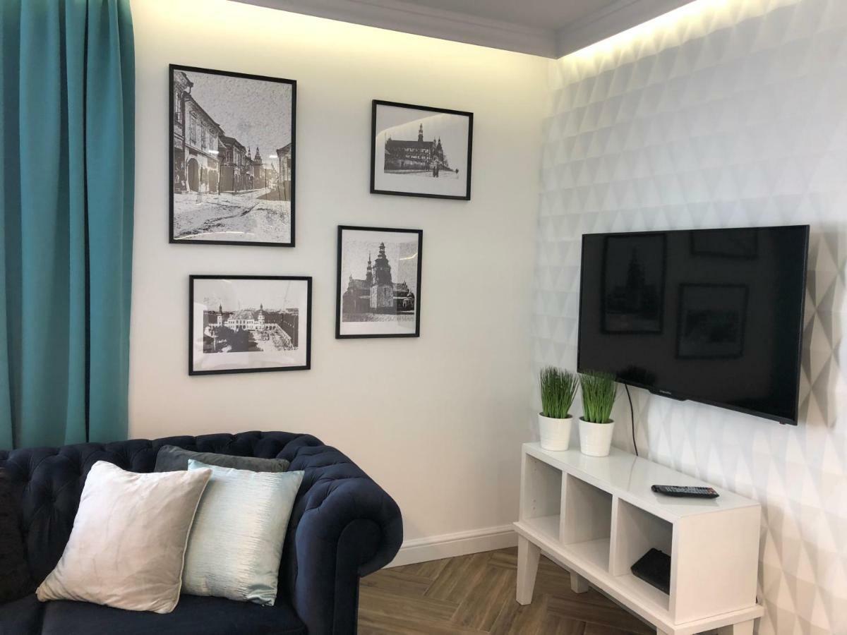 Family & Business Sauna Apartments Paderewskiego Sienkiewicza No2 Centrum Downtown - 2 Bedroom With Private Sauna, Bath With Hydromassage, Parking Kielce Kültér fotó